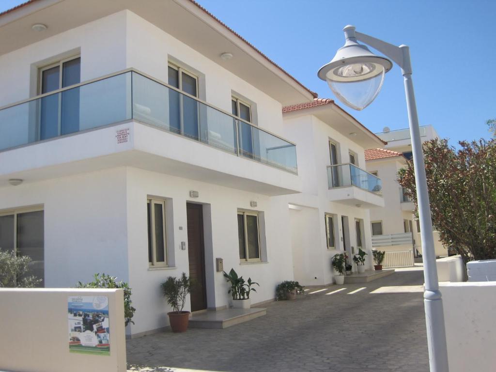 Polyxenia Isaak Luxury Villas And Apartments Протарас Номер фото